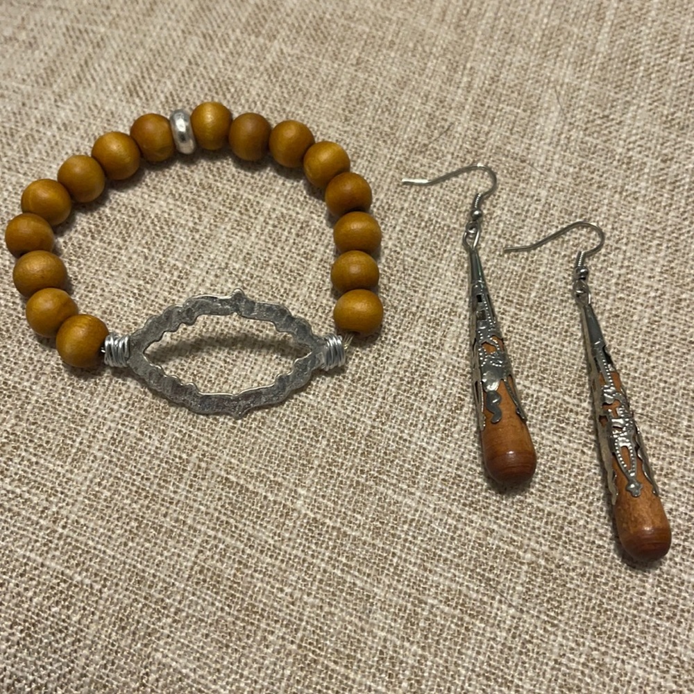 Wooden bead and silver Bracelet & Earring set!!